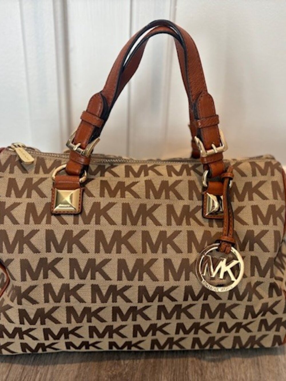 Michael Kors Large Shachel /  Dr's bag